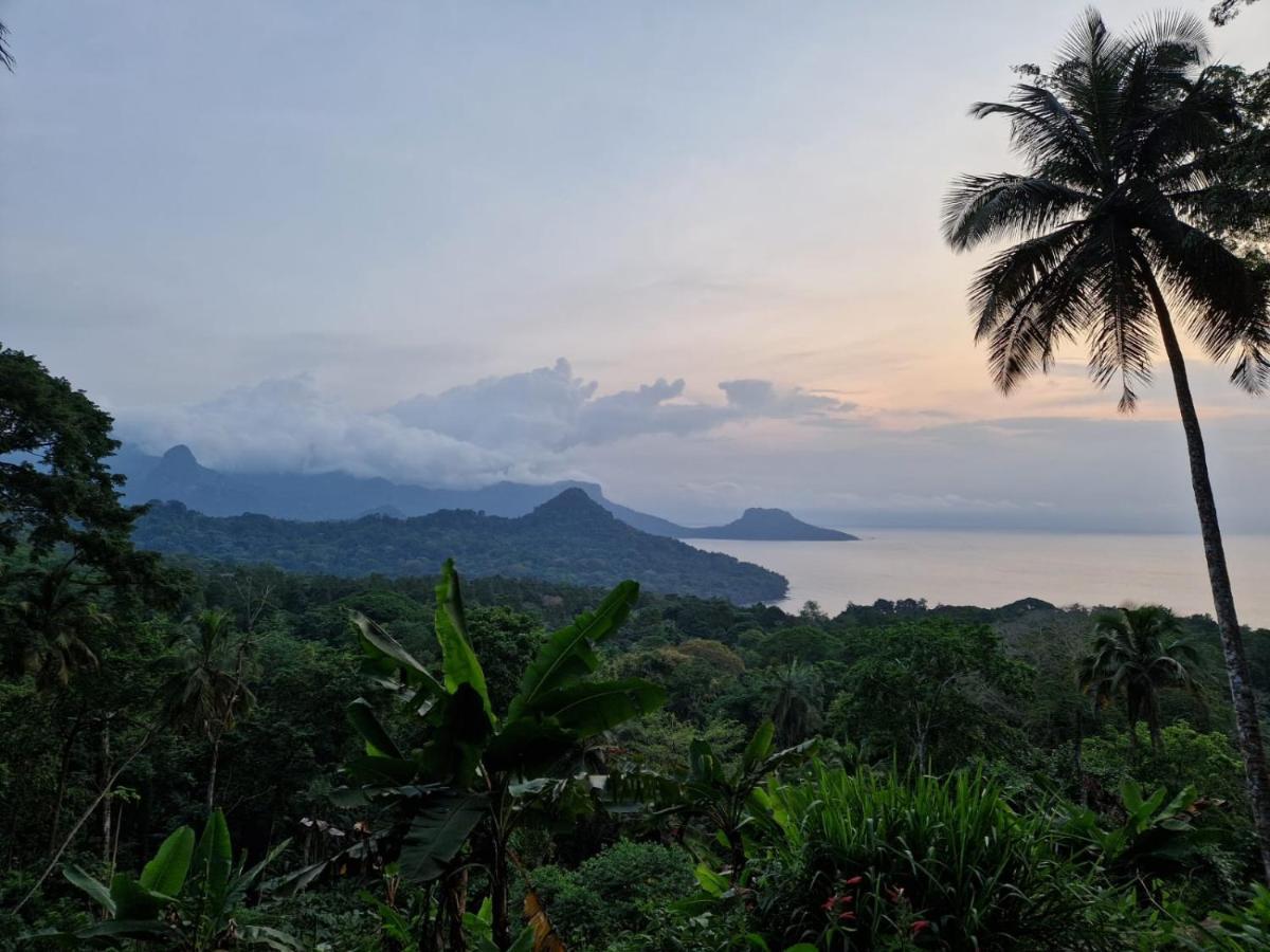 World'S View Wild Camping Salaszoi, Principe Island Santo Antonio Exterior photo